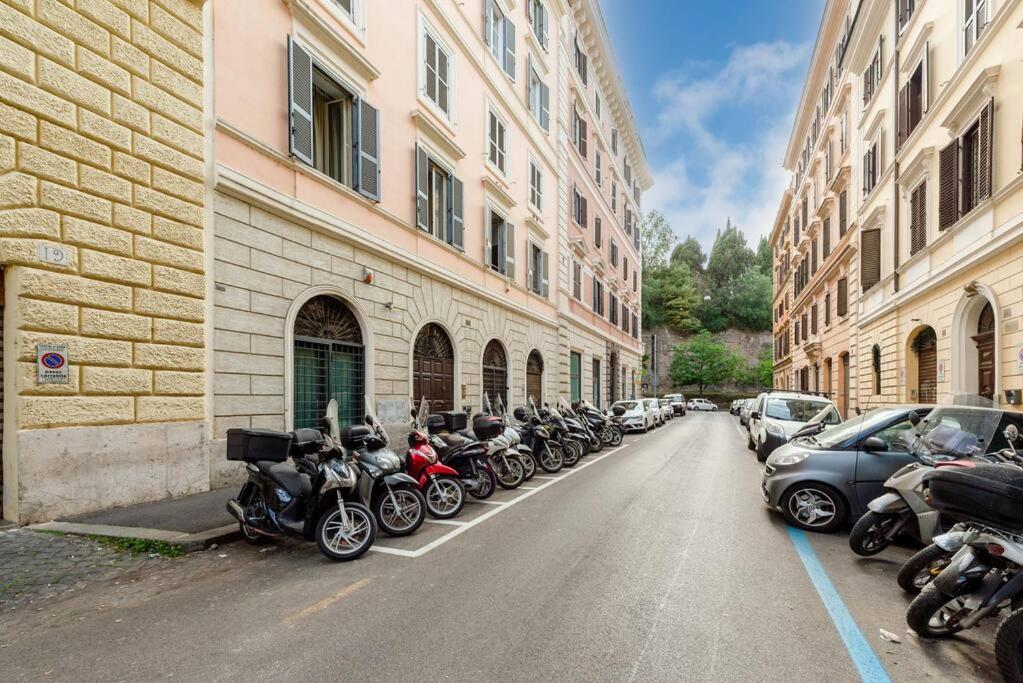 רומא Colosseum 10Steps Away, Marco Aurelio Luxury House מראה חיצוני תמונה